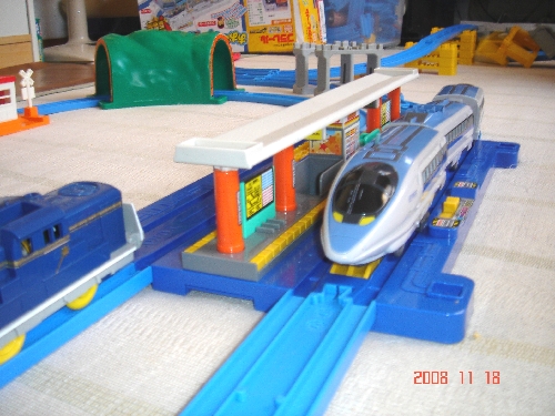 とらっきーさん希望依頼レイアウトプロトタイプB編成発車.jpg