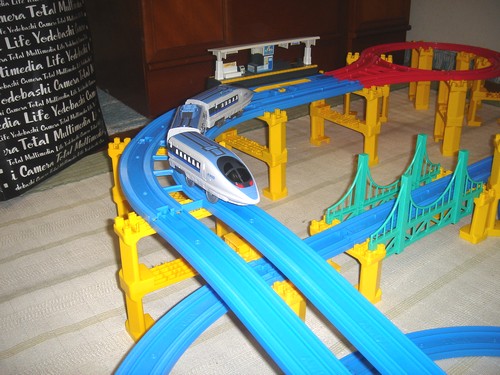 自動のりかえ同時発車レイアウトプロトタイプ500系.jpg