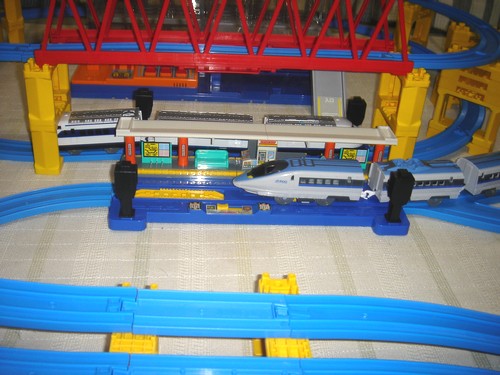 自動のりかえ同時発車レイアウトプロトタイプ駅周辺.jpg